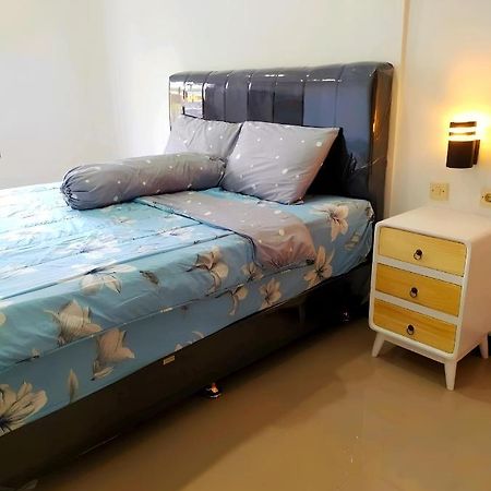 Homestay Omah Putih Bantul Exterior foto